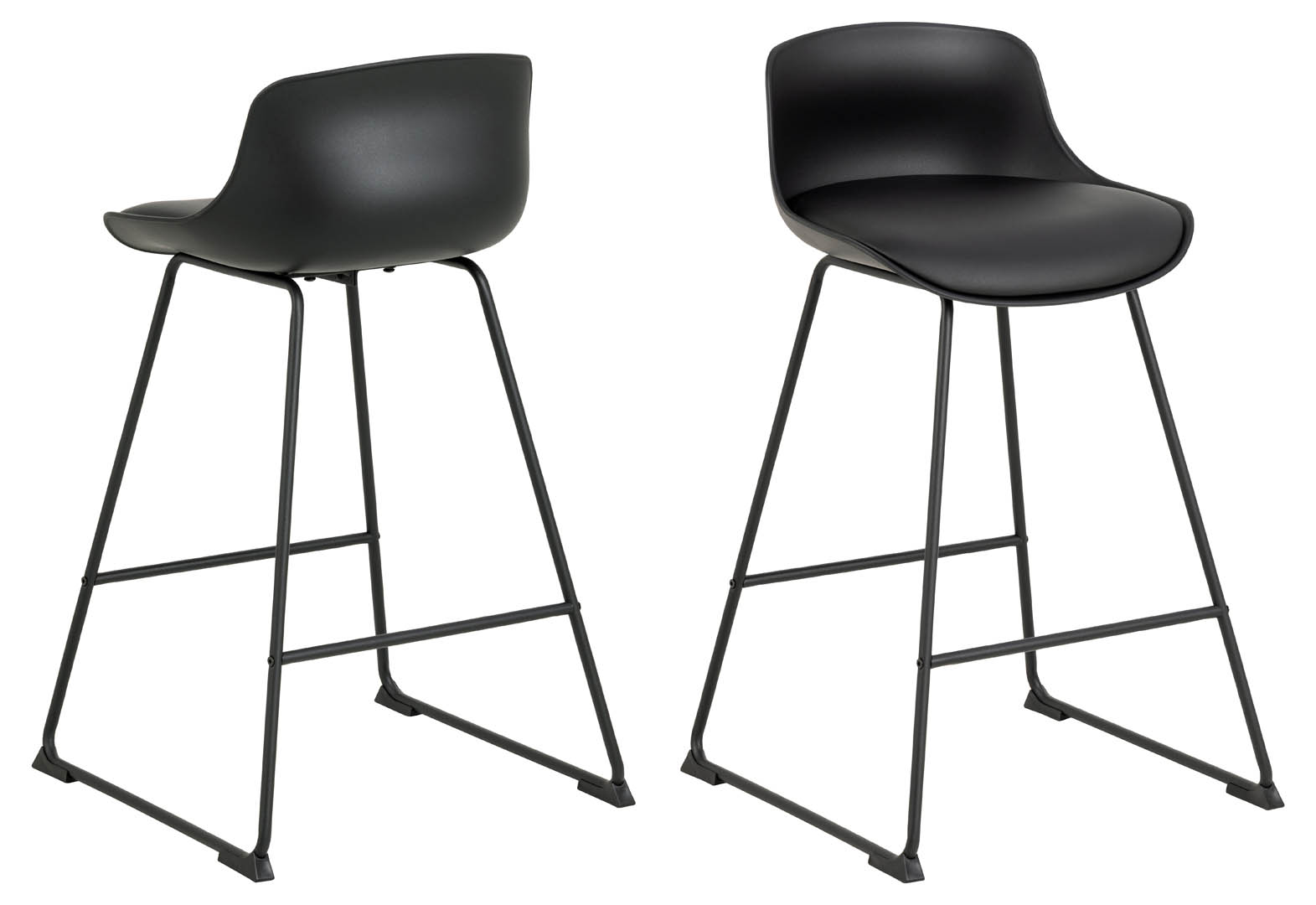 Barstol Signature Daelina i sort PU-læder med fodstøtte og mat sort slædeben H84xB50xD49 cm