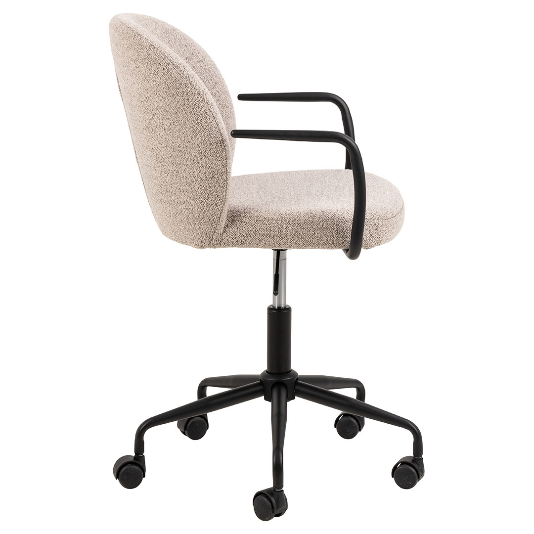 ACT NORDIC Patricia skrivebordsstol, m. armlæn, hjul, drejefunktion - beige stof og sort stål