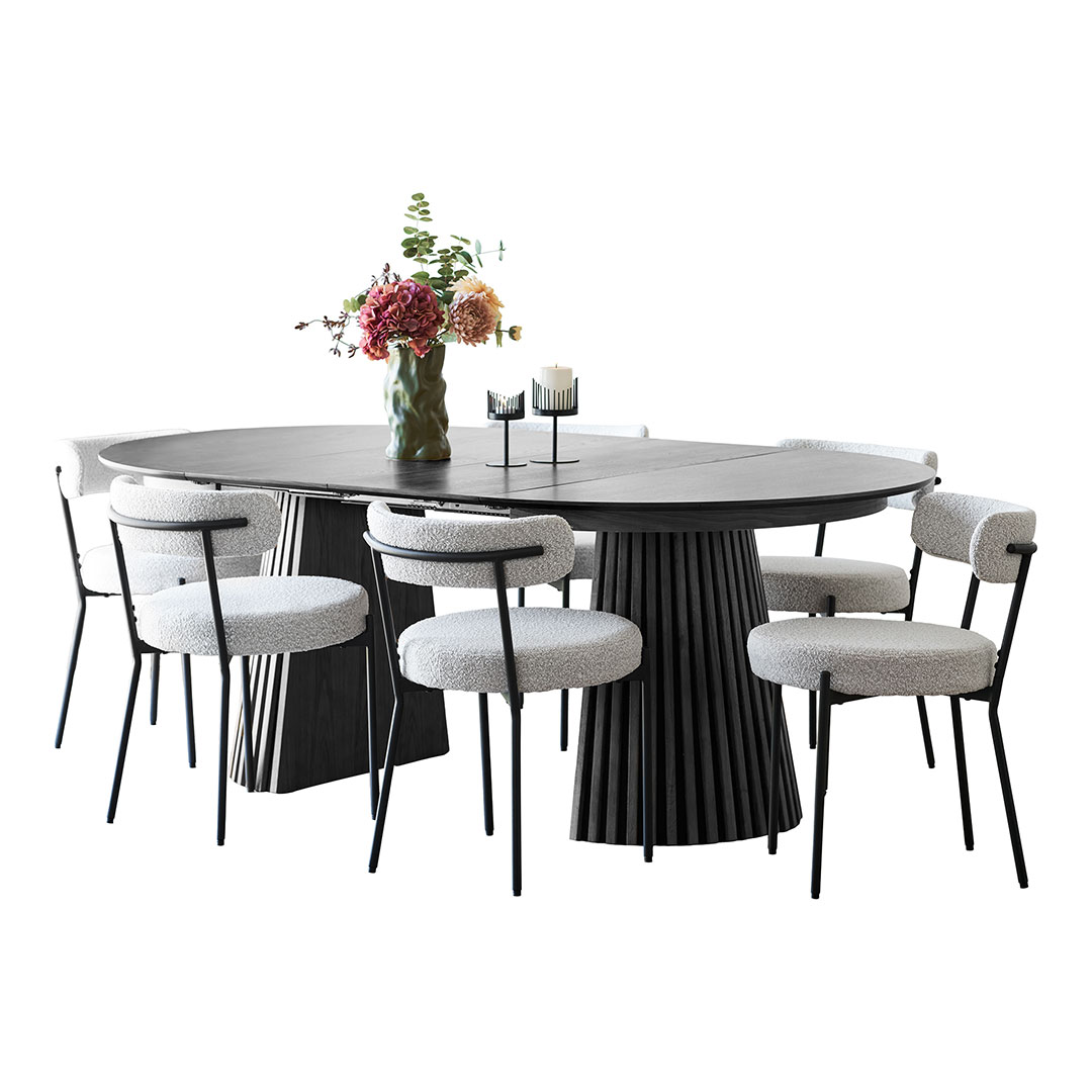 Tokyo spisebordssæt spisebord inkl. 2 tillægsplader Ø120x120-160-200cm sort og 6 stole bouclé hvid. | Osaka Spisebord